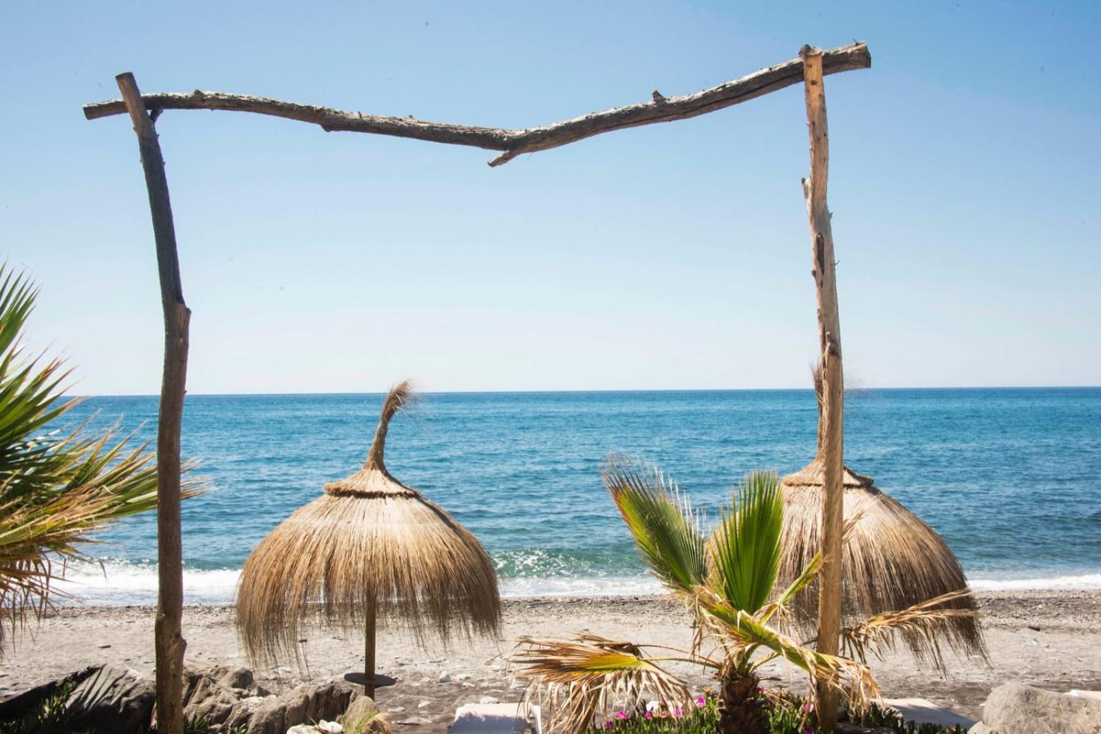 阿尔姆尼卡Casa En La Playa De Cabria公寓 外观 照片